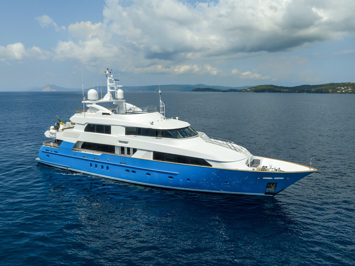 4*PUPPIES 2003 PALMER JOHNSON  Motor Yacht Yacht MLS #367250 0
