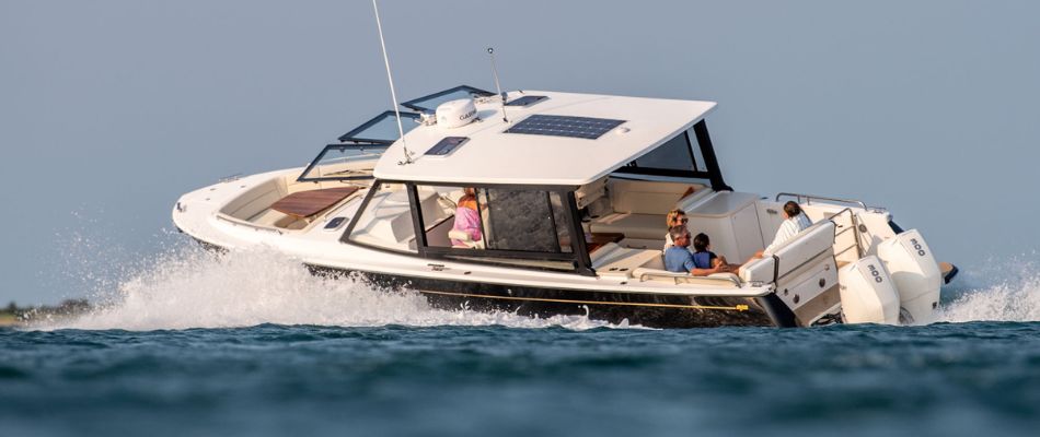 MJM 3 Yacht