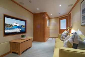 4*PUPPIES 8 Study With Sleeper Couch Looking To Starboard 