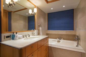 4*PUPPIES 21 His Master Bath Portside 