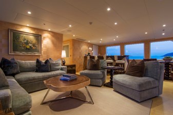 4*PUPPIES 29 Skylounge Looking Forward To Starboard 