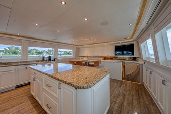 SPIRIT 13 15 Galley 1