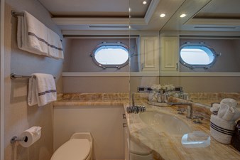 SPIRIT 33 31 Stateroom Bath 4