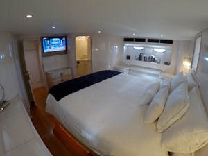 SANDCASTLE  40 Master Stateroom